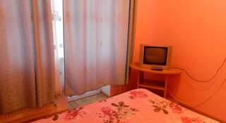 Гостевой дом Guesthouse Yuzhanka Кабардинка Стандартный трехместный номер-1